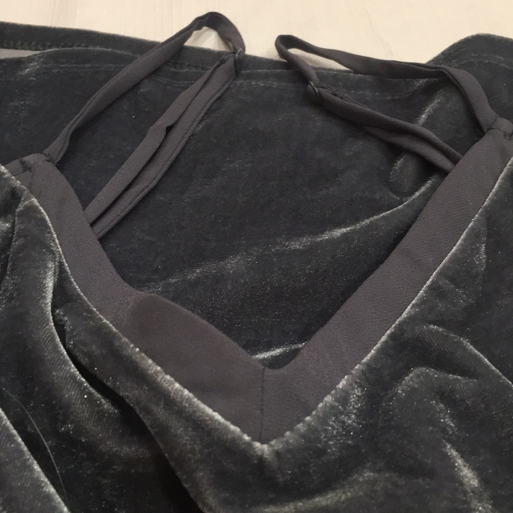 ❤️Velvet cami BANANA REPUBLIC tank V neck NWT - Picture 13 of 14